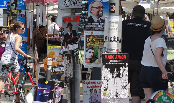 Locandine degli spettacoli durante il festival