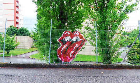 Francia, la street art “punto croce”