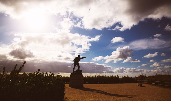 Statua del corsaro Surcouf