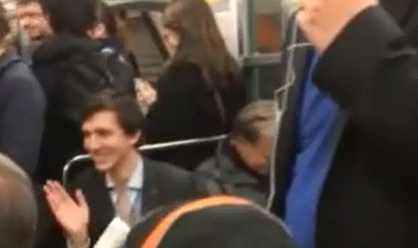VIDEO. L’autista della metro di Parigi canta per intrattenere i passeggeri