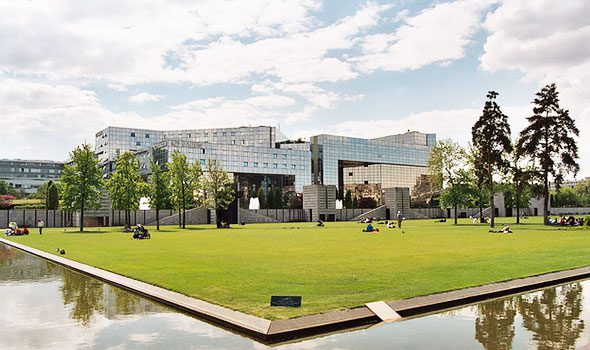 L’incantevole e futuristico parco André-Citroën a Parigi