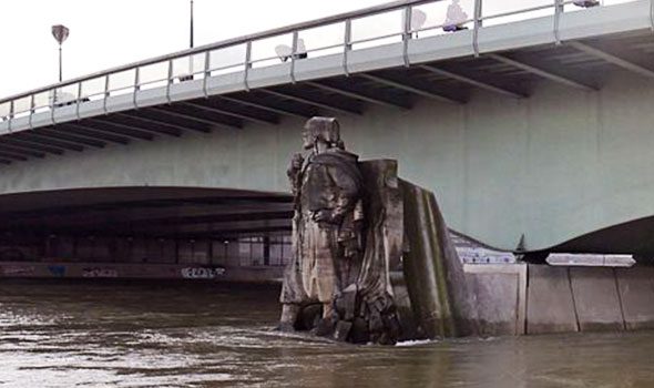 Lo Zuavo del Pont de l’Alma (con cui si misura il livello della Senna)