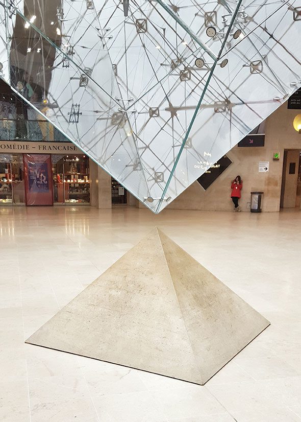 piramide-rovesciata-louvre