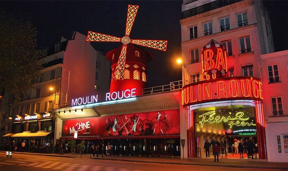 Lo storico Moulin Rouge di Parigi: il cabaret più prestigioso al mondo