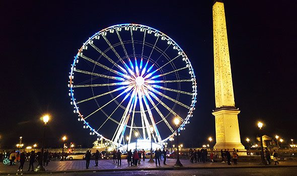 La grande ruota panoramica di Place de la Concorde a Parigi