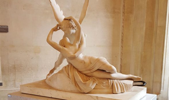 Amore e Psiche di Canova, un abbraccio d’amore e di eterna passione al Louvre