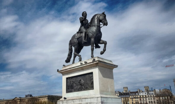 La Statua di Enrico IV a Parigi e il tesoro ritrovato al suo interno