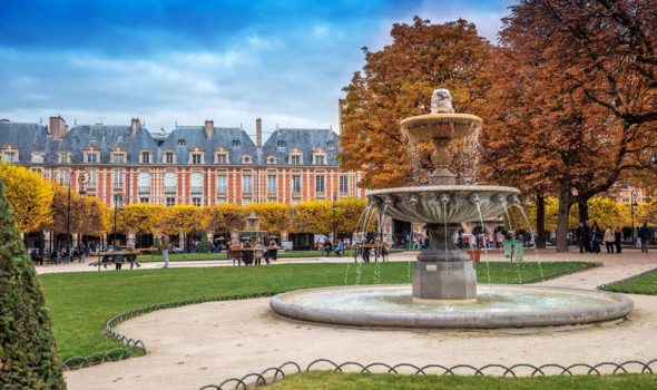 Place des Vosges, la più antica piazza di Parigi