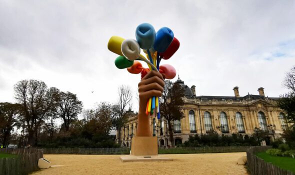 Bouquet of Tulips: l’originale mazzo di Tulipani di Jeff Koons a Parigi