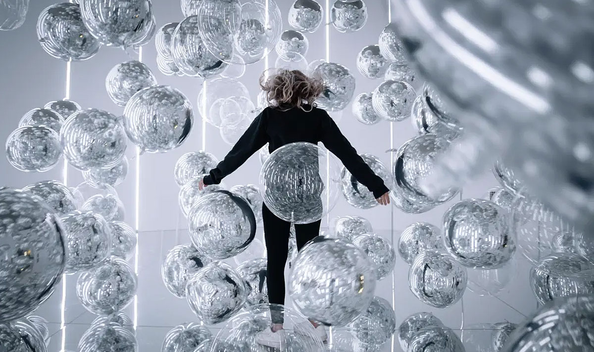 Euphoria al Grand Palais: l’arte gonfiabile torna a sorprendere Parigi