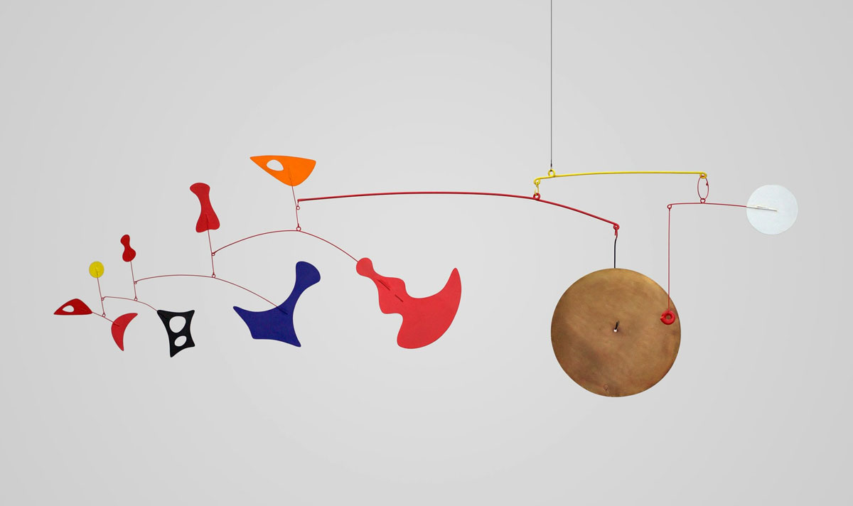 Calder alla Fondation Louis Vuitton: la grande mostra a Parigi per i cento anni dall’arrivo in Francia